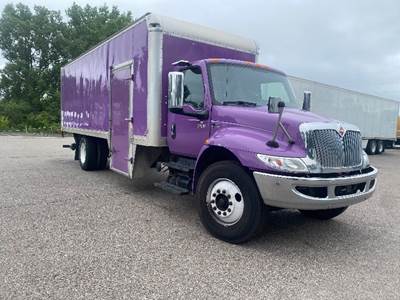 International MV607 24 ft Box Truck - 220HP, 6 Speed Automatic