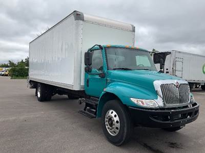 International MV607 26 ft Box Truck - 240HP, 7 Speed Automatic, Roll up Door