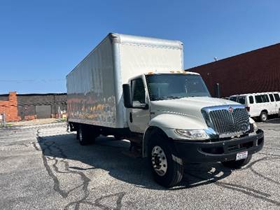 International MV607 26 ft Box Truck - 220HP, 6 Speed Automatic, Roll up Door