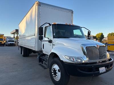 International MV607 26 ft Box Truck - 220HP, 7 Speed Automatic, Roll up Door