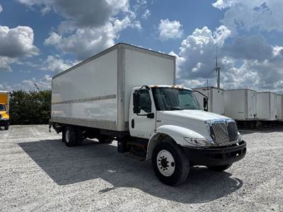 International MV607 26 ft Box Truck - 220HP, 7 Speed Automatic, Roll up Door
