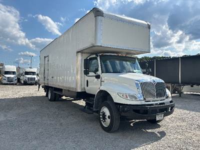 International MV607 28 ft Box Truck - 240HP, 6 Speed Automatic, Swing Door