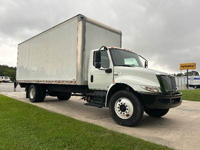 International MV607 24 ft Box Truck - 220HP, 6 Speed Automatic, Roll up Door
