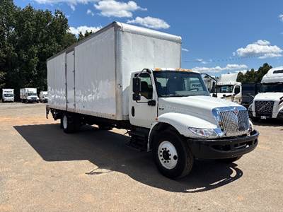 International MV607 26 ft Box Truck - 220HP, 7 Speed Automatic, Roll up Door