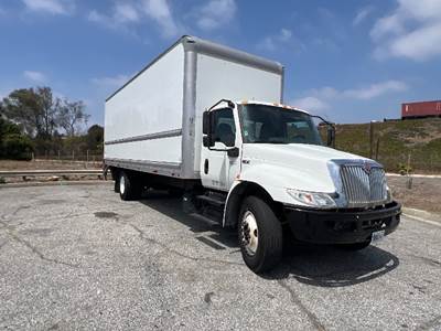 International MV607 26 ft Box Truck - 220HP, 6 Speed Automatic, Roll up Door