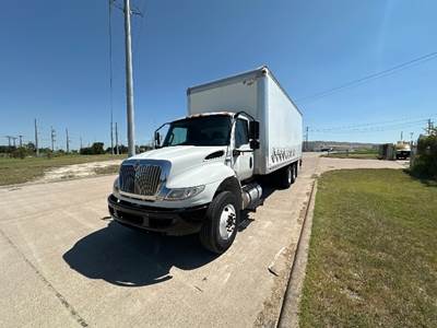 International MV607 26 ft Box Truck - 260HP, 6 Speed Automatic, Roll up Door