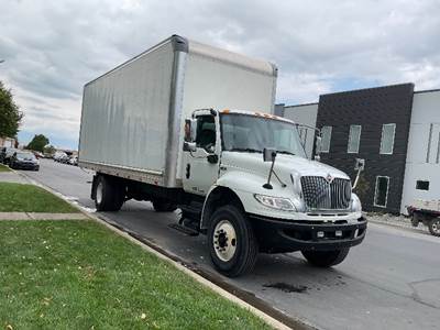 International MV607 24 ft Box Truck - 220HP, 6 Speed Automatic, Roll up Door