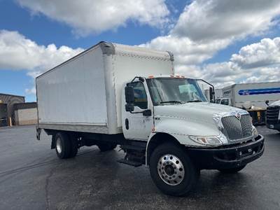 International MV607 22 ft Box Truck - 220HP, 6 Speed Automatic, Roll up Door