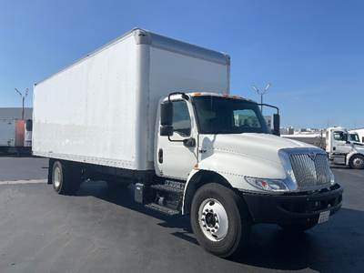 International MV607 26 ft Box Truck - 220HP, 7 Speed Automatic, Roll up Door