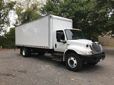 International MV607 24 ft Box Truck - 220HP, 6 Speed Automatic, Roll up Door