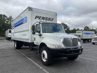 International MV607 Box Truck - 220HP, 6 Speed Automatic, Roll up Door