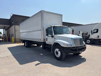 International MV607 26 ft Box Truck - 220HP, 7 Speed Automatic, Roll up Door