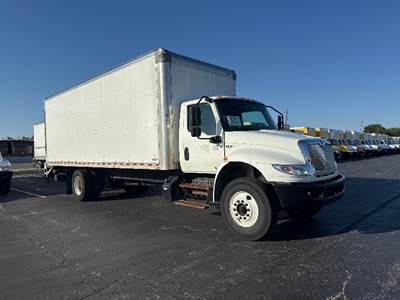 International MV607 24 ft Box Truck - 220HP, 7 Speed Automatic, Roll up Door