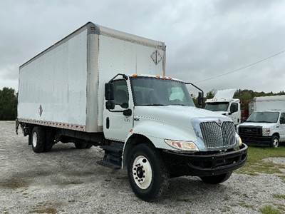 International MV607 26 ft Box Truck - 220HP, 7 Speed Automatic, Roll up Door
