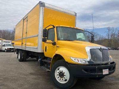 International MV607 26 ft Box Truck - 220HP, 6 Speed Automatic, Roll up Door