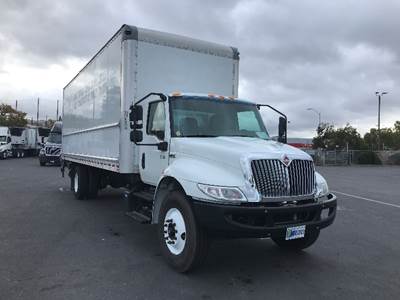 International MV607 26 ft Box Truck - 220HP, 7 Speed Automatic, Roll up Door