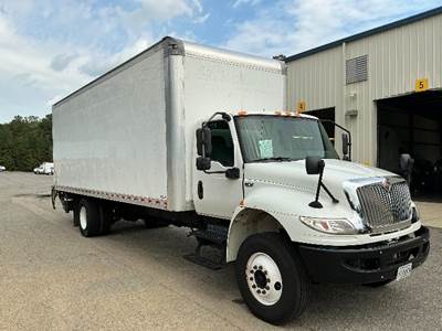International MV607 26 ft Box Truck - 220HP, 6 Speed Automatic, Roll up Door