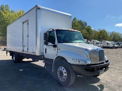 International MV607 Box Truck - 220HP, 6 Speed Automatic, Roll up Door