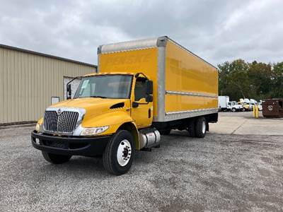 International MV607 26 ft Box Truck - 220HP, 6 Speed Automatic, Roll up Door