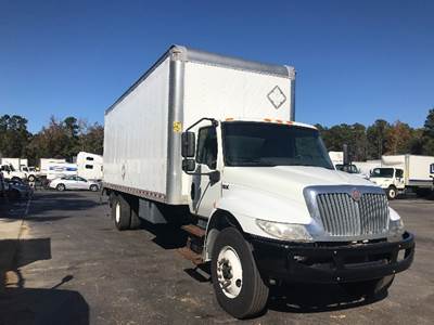 International MV607 Box Truck - 220HP, 6 Speed Automatic, Roll up Door