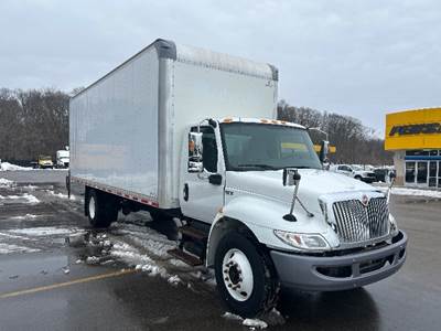International MV607 Box Truck - 200HP, 5 Speed Automatic, Roll up Door