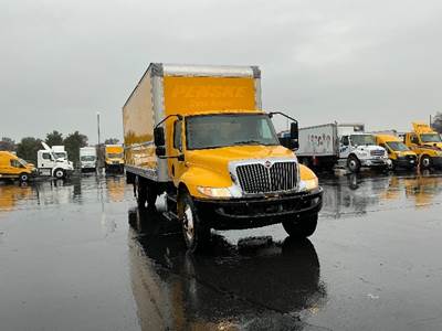 International MV607 Box Truck - 220HP, 6 Speed Automatic, Roll up Door