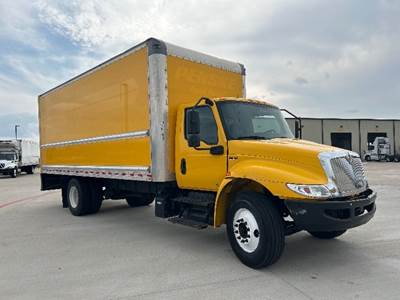 International MV607 Box Truck - 220HP, 6 Speed Automatic, Roll up Door