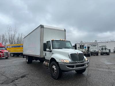 International MV607 Box Truck - 220HP, 6 Speed Automatic, Swing Door