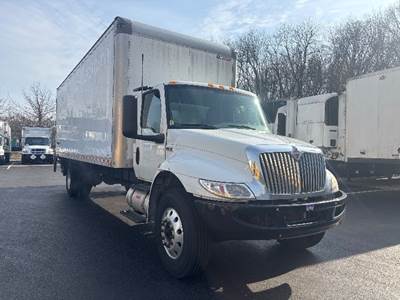 International MV607 Box Truck - 250HP, 6 Speed Automatic, Swing Door