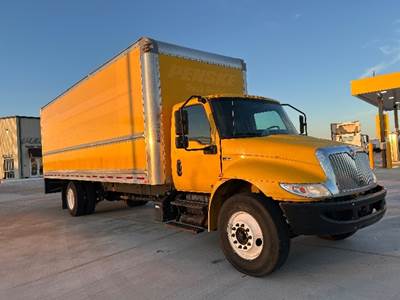 International MV607 Box Truck - 220HP, 6 Speed Automatic, Roll up Door