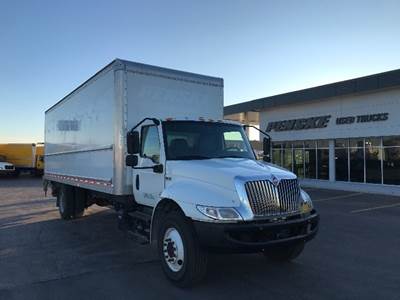 International MV607 Box Truck - 220HP, 6 Speed Automatic, Roll up Door