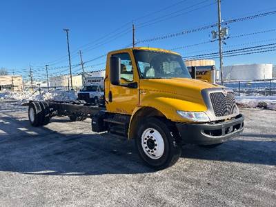 International MV607 Box Truck - 220HP, 6 Speed Automatic