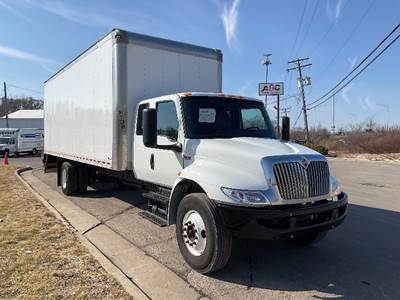 International MV607 Box Truck - 220HP, 6 Speed Automatic, Roll up Door