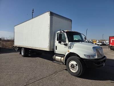 International MV607 Box Truck - 220HP, 6 Speed Automatic, Roll up Door