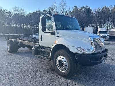 International MV607 Box Truck - 260HP, 6 Speed Automatic