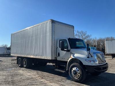 International MV607 Box Truck - 350HP, 6 Speed Automatic, Roll up Door