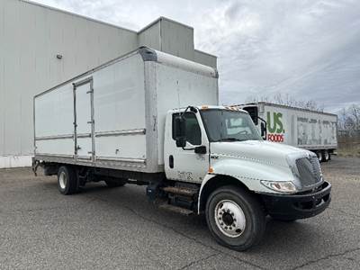 International MV607 Box Truck - 220HP, 7 Speed Automatic, Roll up Door