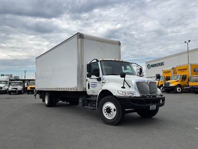 International MV607 26 ft Box Truck - 240HP, 6 Speed Automatic, Roll up Door