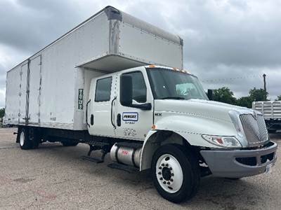 International MV607 Box Truck - 260HP, 6 Speed Automatic, Swing Door