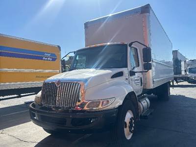 International MV607 26 ft Box Truck - 220HP, 6 Speed Automatic, Roll up Door