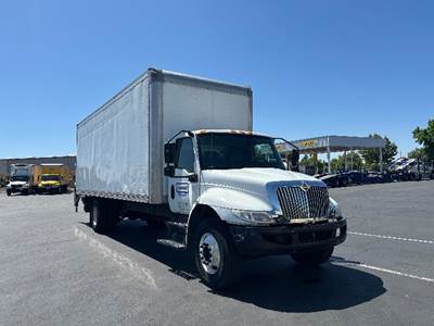 International MV607 26 ft Box Truck - 220HP, 6 Speed Automatic, Roll up Door