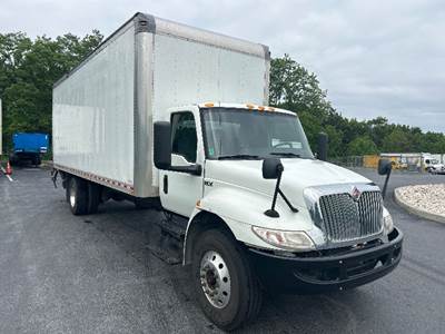 International MV607 Box Truck - 220HP, 6 Speed Automatic, Roll up Door