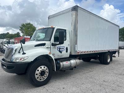 International MV607 Box Truck - 220HP, 6 Speed Automatic, Roll up Door