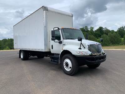 International MV607 Box Truck - 220HP, 6 Speed Automatic, Swing Door