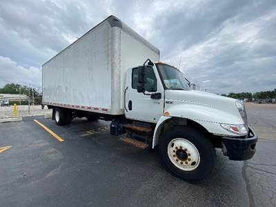 International MV607 Box Truck - 220HP, 6 Speed Automatic, Roll up Door
