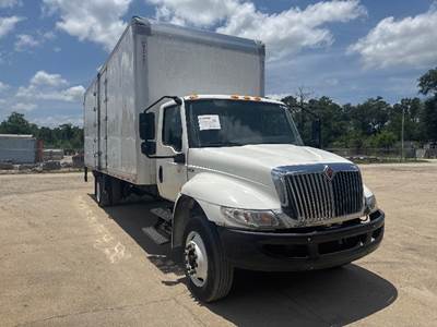 International MV607 Box Truck - 220HP, 6 Speed Automatic, Swing Door