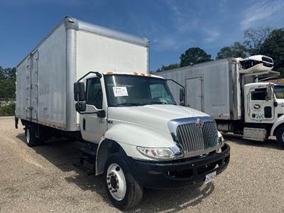International MV607 Box Truck - 220HP, 6 Speed Automatic, Swing Door