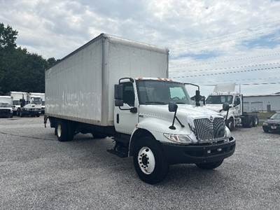 International MV607 Box Truck - 220HP, 6 Speed Automatic, Roll up Door