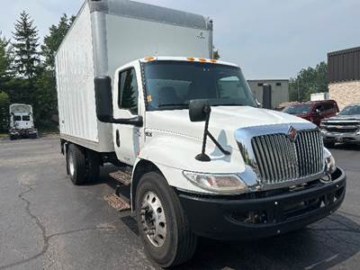 International MV607 Box Truck - 200HP, 6 Speed Automatic, Swing Door