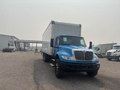 International MV607 Box Truck - 300HP, 6 Speed Automatic, Roll up Door